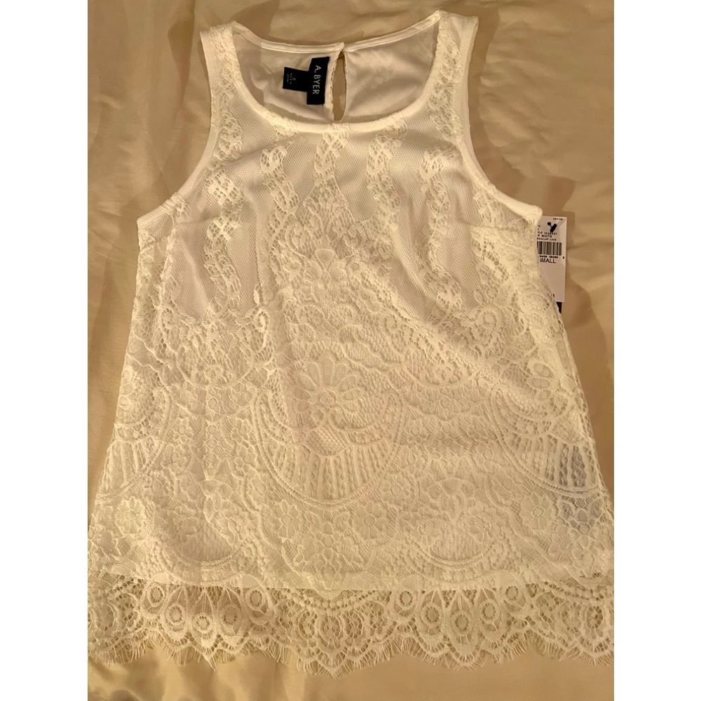 BNWT. Lace tank top.  Perfect for the office.  Size small.